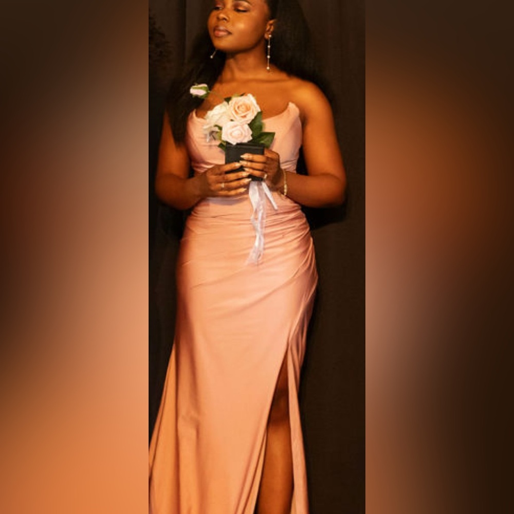 Chic Strapless Pink Evening Gown